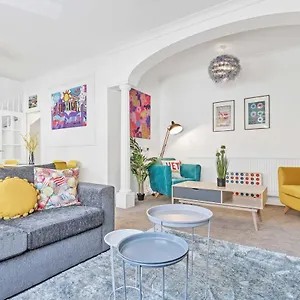 https://the-old-brewery-house-2-double-bedrooms-parking.brighton-hotels-england.com